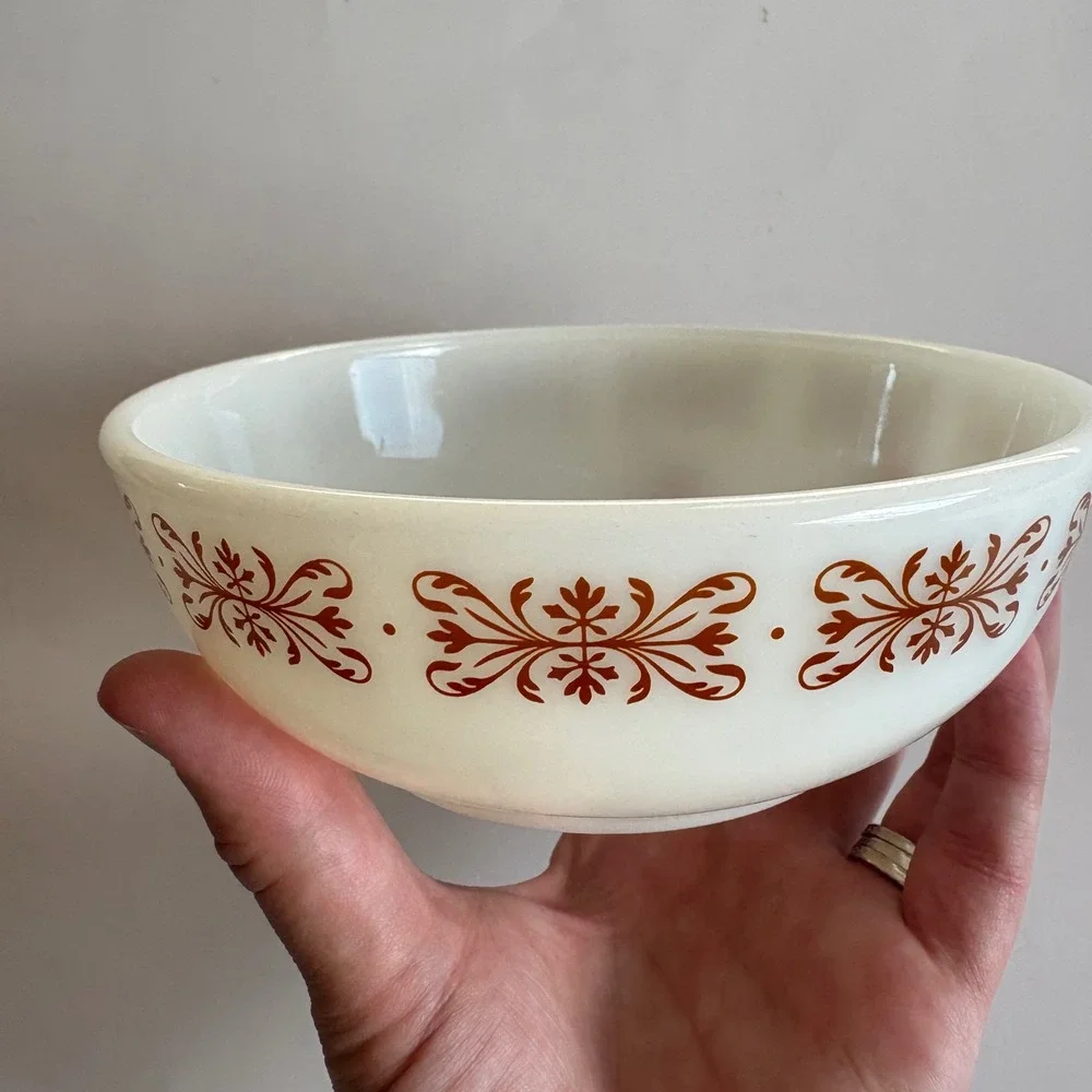 Vintage Pyrex Tableware Copper Filigree Milk Glass Bowl 705-17 Brown Scroll 5.75